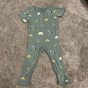 Kytebaby Short Sleeve Romper in Camping *slight misprint*